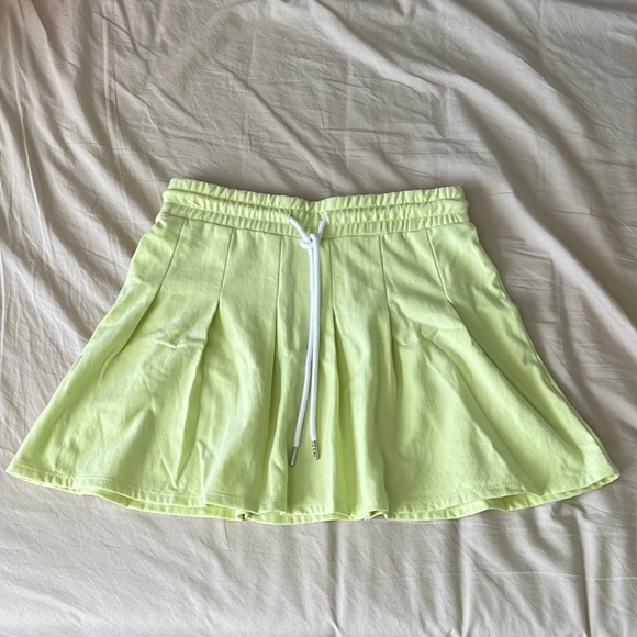 Junior’s Tennis Skirt - Picture 3 of 4